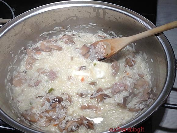 Riso basmati con funghi e salsiccia
