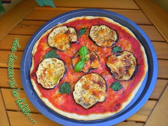 Pizza con le melanzane