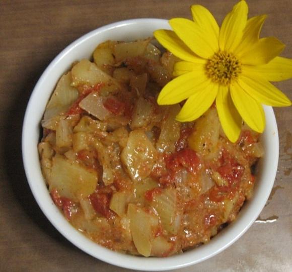 Verdure al latte vegano con patate, finocchi e pomodori al forno
