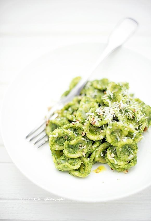 Orecchiette con pesto di cime di rapa e noci