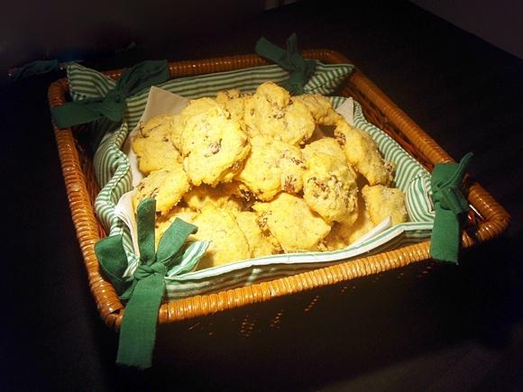 Biscotti con uvetta e mandorle