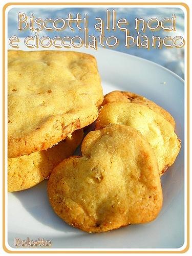 Biscotti con noci e cioccolato bianco