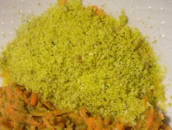 Couscous crudo con basilico e arachidi