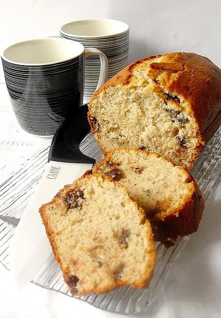 Banana bread con nocciole e cioccolato