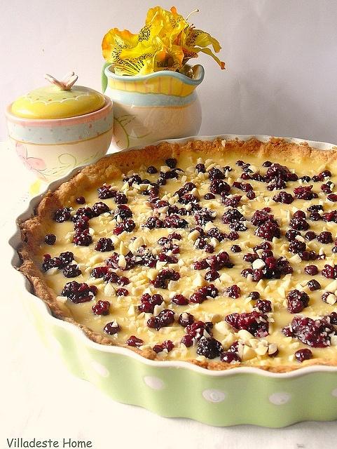Crostata di farro con crema pasticcera e frutti di bosco sciroppati