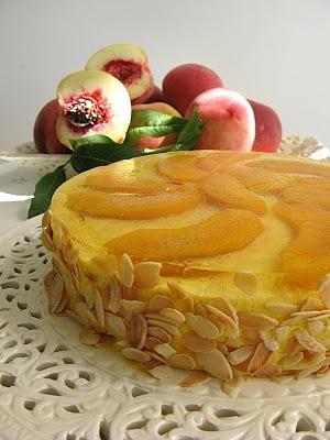 Letizia: Torta al miele e mascarpone, aspic di moscato e pesche
