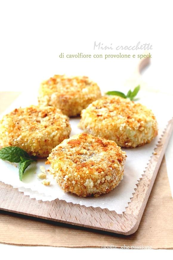 Mini crocchette di cavolfiore con provolone e speck