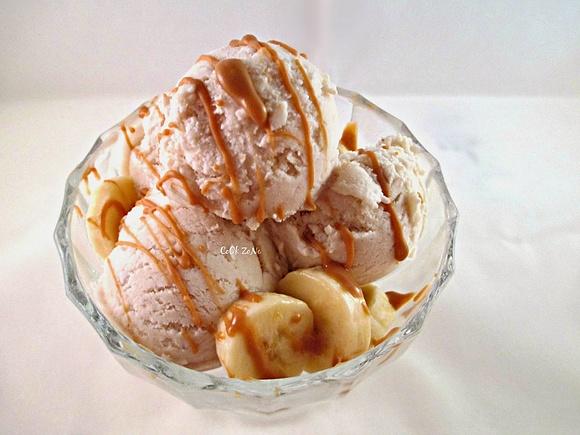 Gelato alla banana con salsa al mou