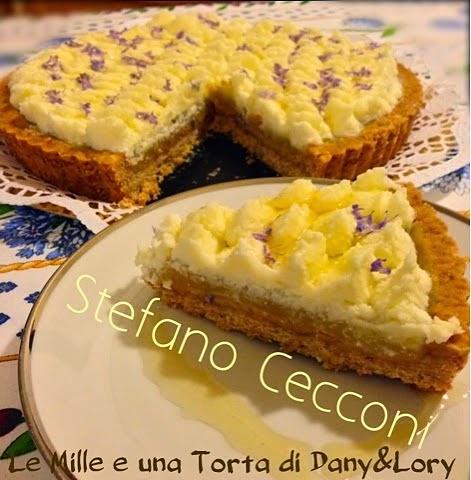 Torta aromatizzata al caramello, mele e cioccolato bianco