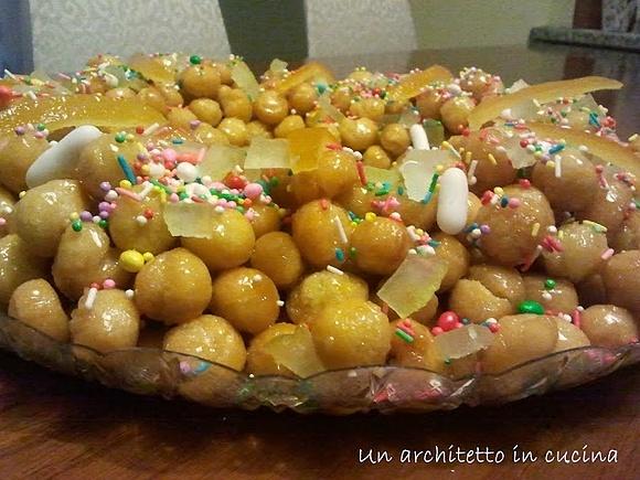 Struffoli natalizi napoletani