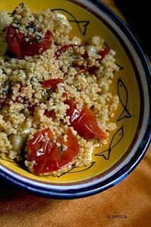 Cuscus integrale con pomodorini freschi