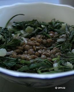 Lenticchie con cime di luppolo