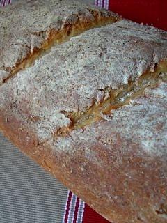 Pane con patate e rosmarino