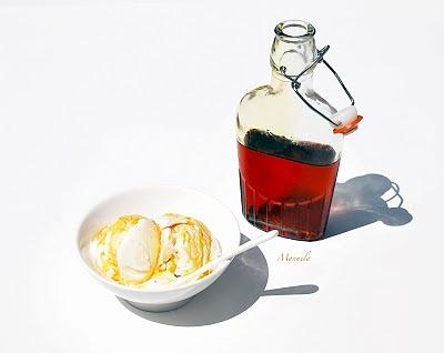 Salsa al caramello fatta in casa, liquida e gustosa