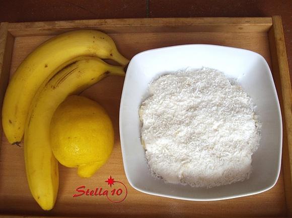 Dessert di banane e cocco