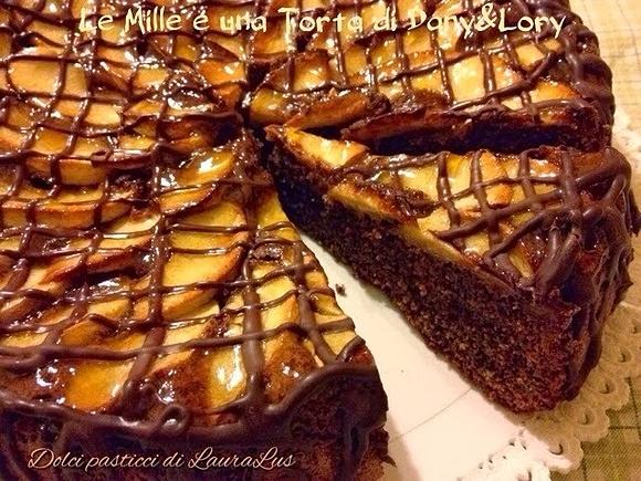 Torta di mele, amaretti e cioccolato