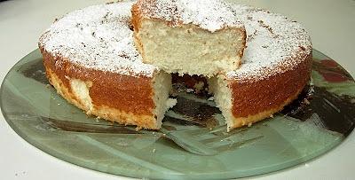 Angel food cake leggero con albumi e vaniglia