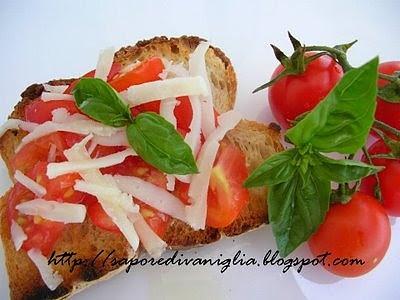 Bruschetta con provolone del Monaco