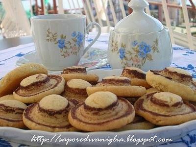 Biscotti di mandorla a fungo