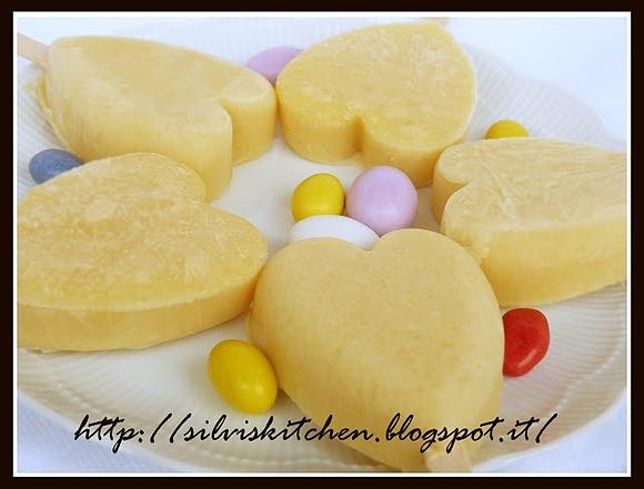Ghiaccioli al mango e yogurt