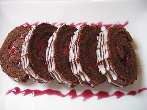 Rotolo al cioccolato e lamponi