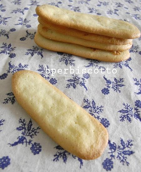 Biscotti savoiardi o ladyfingers senza lattosio