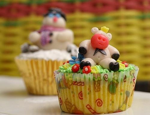 Decorazioni in pasta di zucchero per torte di bambini