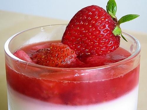 Panna cotta in salsa di fragole con Bimby