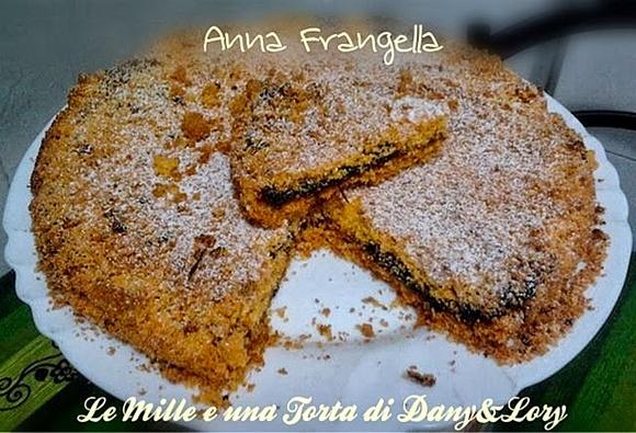 Sbriciolata con farina di mais farcita alla marmellata di uva