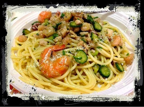 Spaghetti allo scoglio con zucchine