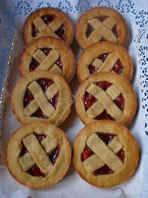 Crostatine di farro e marmellata di susine