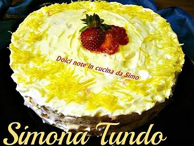 Delizia di tiramisù con fragole e crema al limoncello