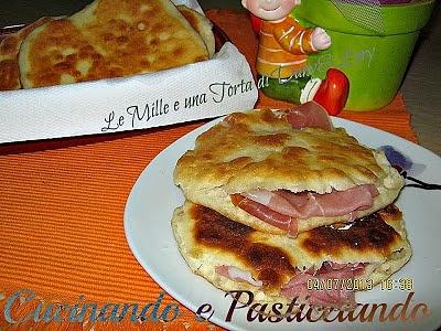 Tigelle farcite con prosciutto crudo