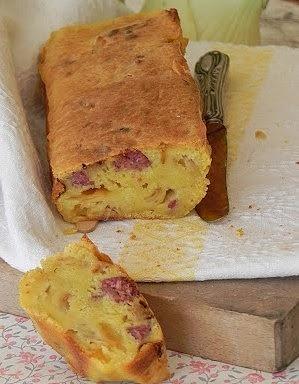 Torta salata al salame