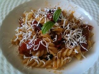 Fusilli con pomodori gratinati