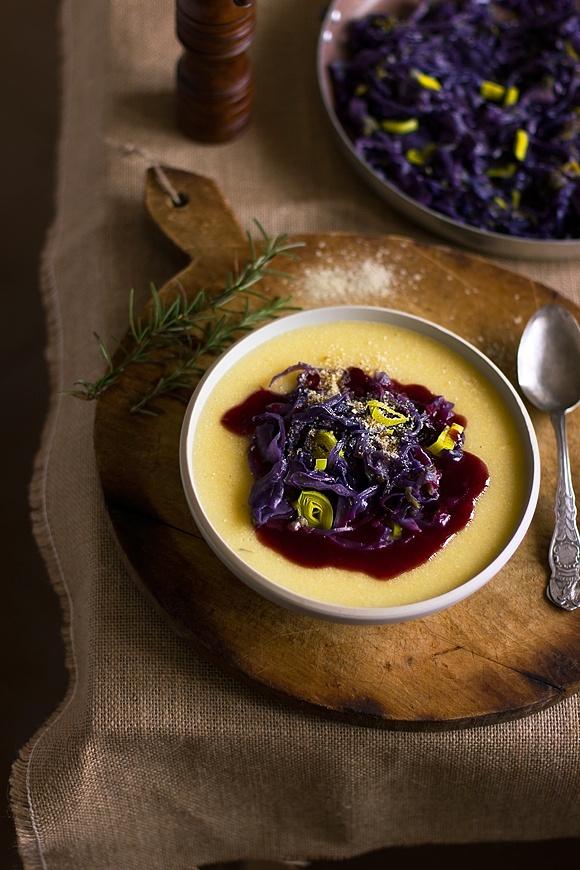 Polenta con cavolo cappuccio al vino rosso