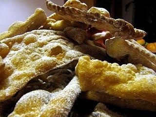Chiacchiere fatte in casa, ricetta tradizionale italiana