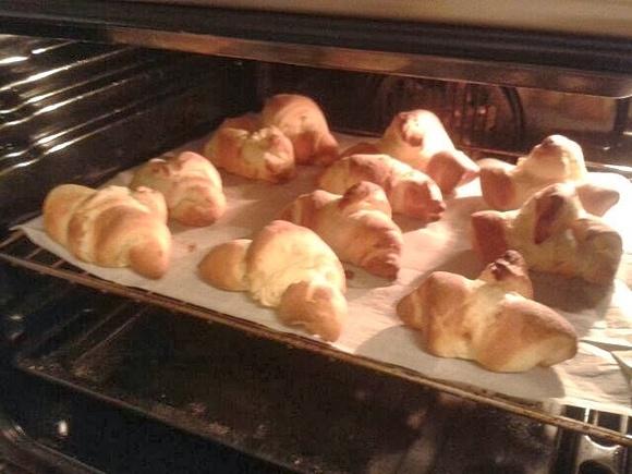 Brioches fatte a mano per una colazione più gustosa