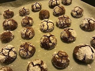 Dolcetti di cioccolato croccanti fuori e morbidi dentro