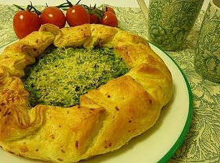 Torta salata verde primavera per picnic