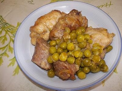 Involtini con piselli e salsiccia