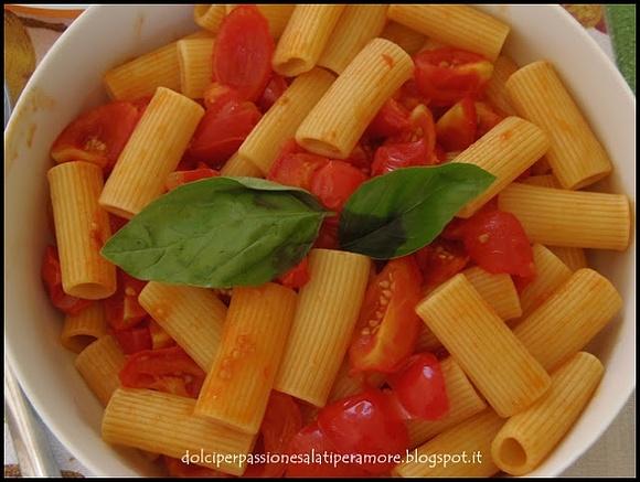 Rigatoni al pomodoro fresco