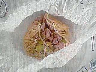 Cartoccio di spaghetti di Kamut con tonno e porri