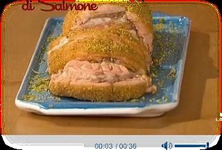 Rotolo di salmone con robiola e pistacchi