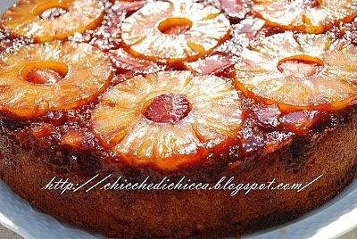 Torta caramellata all'ananas