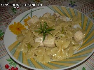 Farfalle con pesce spada e peperoncini dolci