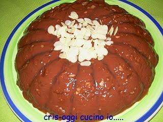Budino alla mia maniera con mandorle amaretti e uvetta