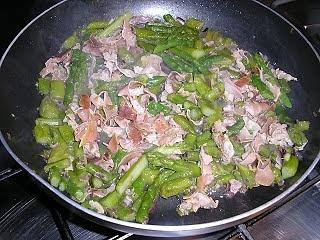 Tagliatelle con asparagi e prosciutto crudo
