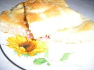 Focaccia ripiena con prosciutto e scamorza