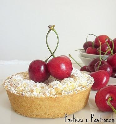 Dolci amari con ciliegie e ricotta